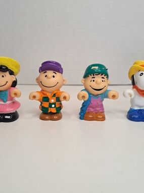 Vintage 1966 Peanuts Farmer Characters' Lucy, Linus, Charlie Brown, and Snoopy